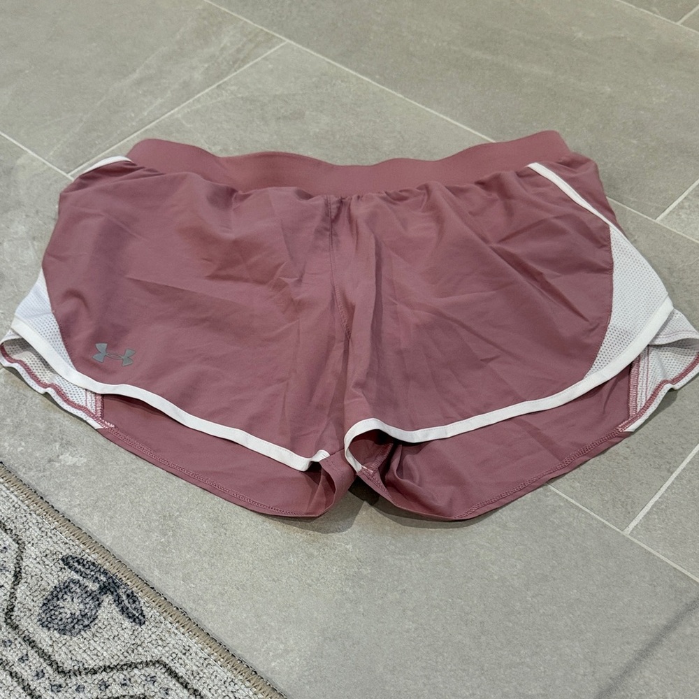 Under Armour Heat Gear Women's Mauve Athletic Shorts Loose Fit